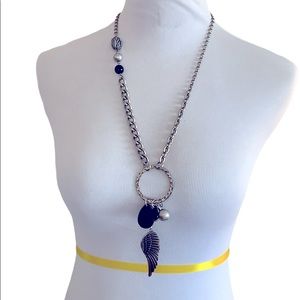 Western-style necklace